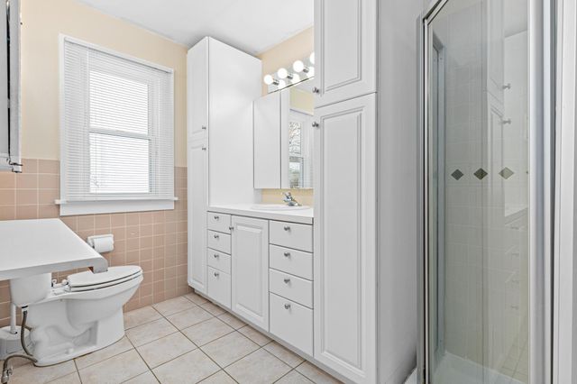 1068 Cherokee Avenue, West Saint Paul, MN 55118