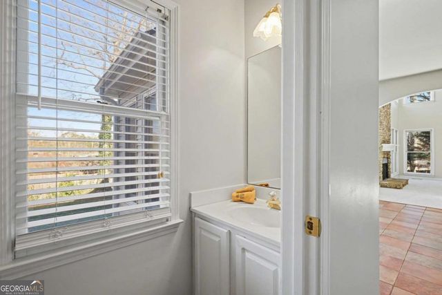 97 Lansing Drive NW, Kennesaw, GA 30144