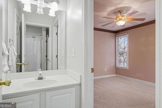 97 Lansing Drive NW, Kennesaw, GA 30144