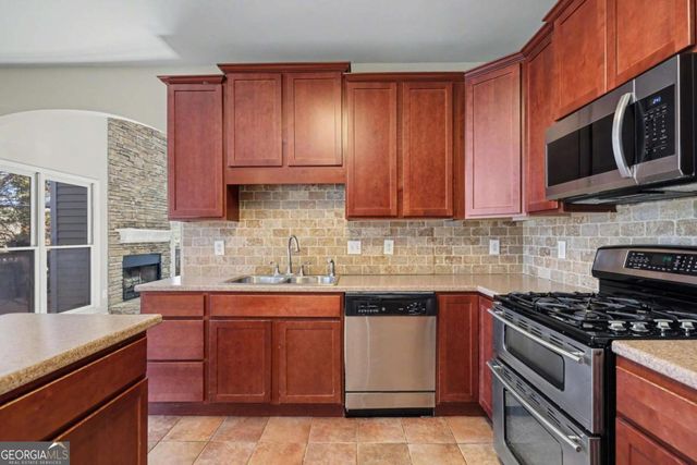 97 Lansing Drive NW, Kennesaw, GA 30144