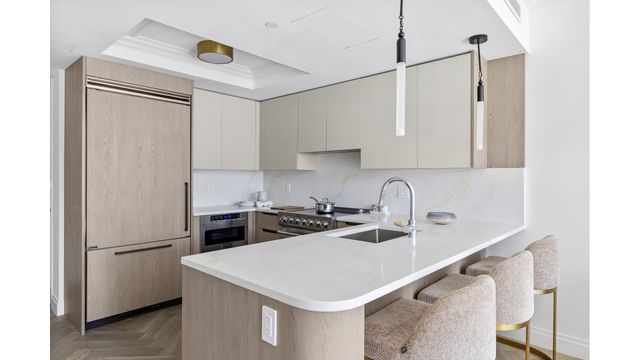 7829 Austin St Ph 2K, New York City, NY 11375