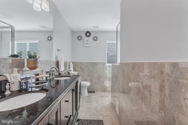 4909 FITCH PL NE, Washington, DC 20019