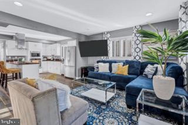 4909 FITCH PL NE, Washington, DC 20019