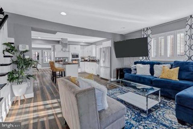 4909 FITCH PL NE, Washington, DC 20019