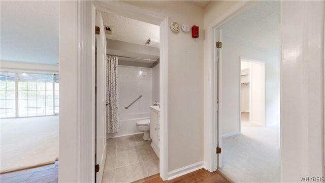 105 Homer Ln G, Amherst, NY 14221