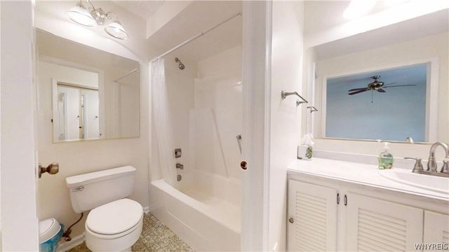 105 Homer Ln G, Amherst, NY 14221