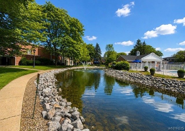 105 Homer Ln G, Amherst, NY 14221
