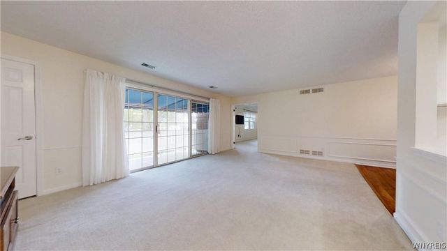 105 Homer Ln G, Amherst, NY 14221