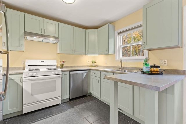 29 South Commons Road D, Lincoln, MA 01773