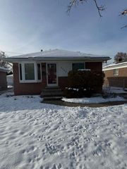 6523 N Vernon Street, Dearborn Heights, MI 48127