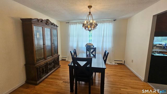 878 Manchester Road, Glastonbury, CT 06033