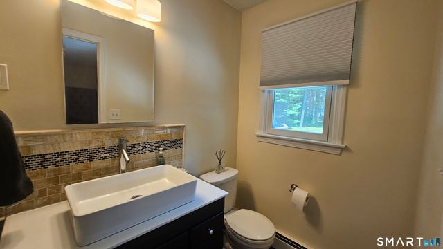 878 Manchester Road, Glastonbury, CT 06033