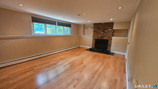 878 Manchester Road, Glastonbury, CT 06033