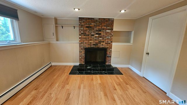 878 Manchester Road, Glastonbury, CT 06033