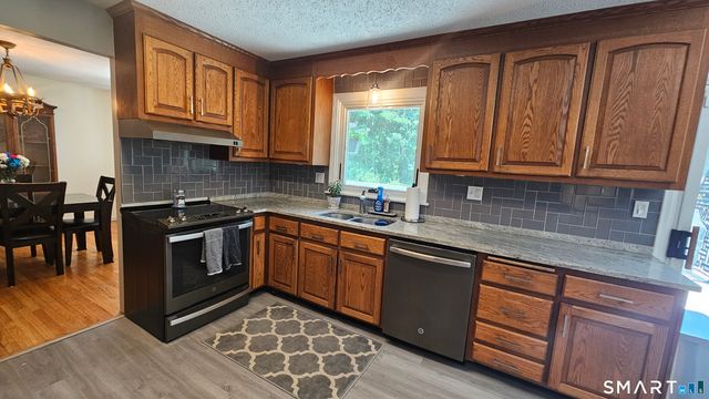 878 Manchester Road, Glastonbury, CT 06033