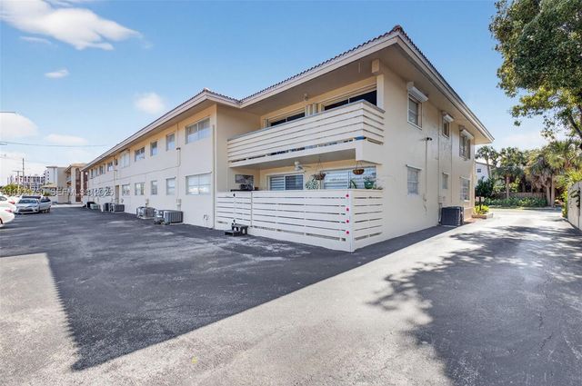 371 SW 8th St 2C, Boca Raton, FL 33432