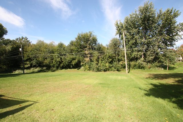 5410 Surrey Drive, Bettendorf, IA 52722