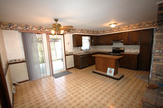 5410 Surrey Drive, Bettendorf, IA 52722