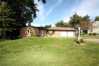 5410 Surrey Drive, Bettendorf, IA 52722
