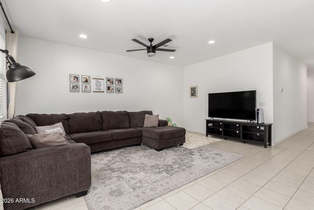 6727 W PEDRO Lane, Laveen, AZ 85339