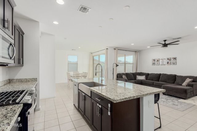 6727 W PEDRO Lane, Laveen, AZ 85339