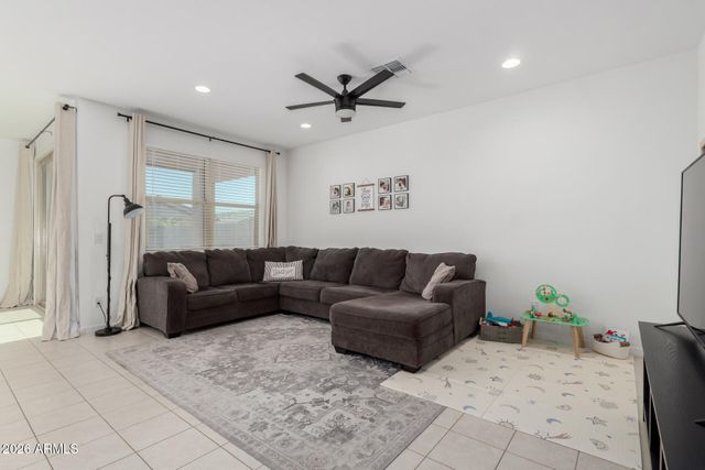 6727 W PEDRO Lane, Laveen, AZ 85339