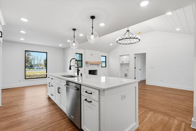 283 Lake Terrace Dr, Hendersonville, TN 37075