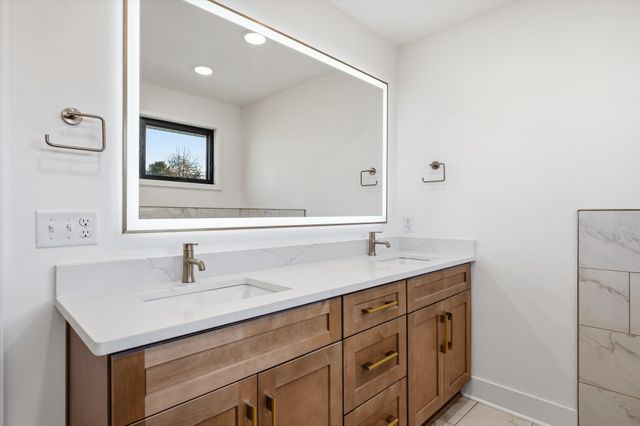 283 Lake Terrace Dr, Hendersonville, TN 37075