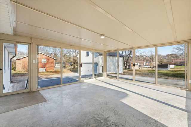 283 Lake Terrace Dr, Hendersonville, TN 37075