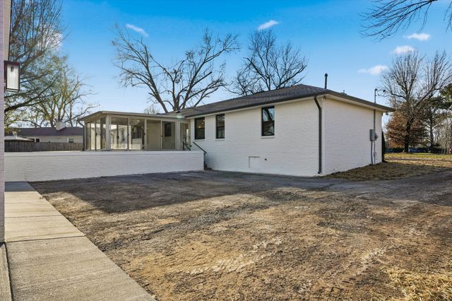 283 Lake Terrace Dr, Hendersonville, TN 37075