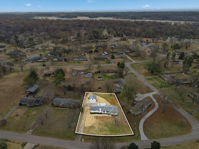 283 Lake Terrace Dr, Hendersonville, TN 37075