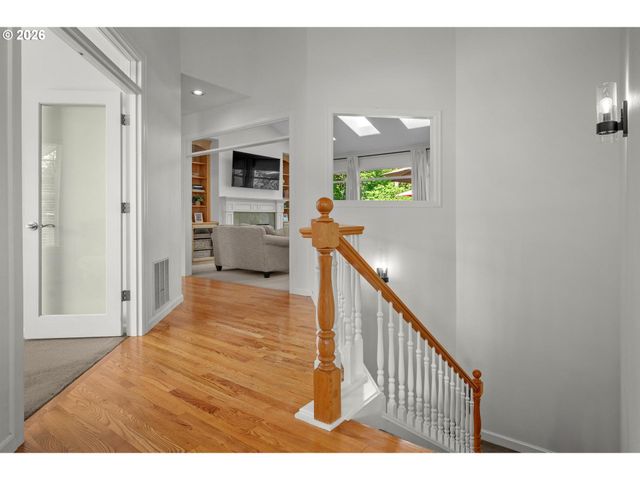 2097 Sw NANCY Dr, Gresham, OR 97080