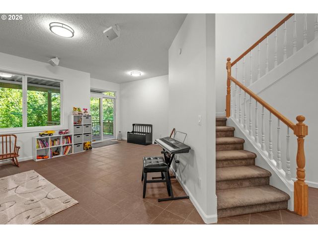 2097 Sw NANCY Dr, Gresham, OR 97080