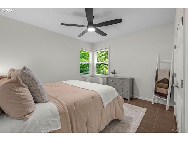 2097 Sw NANCY Dr, Gresham, OR 97080