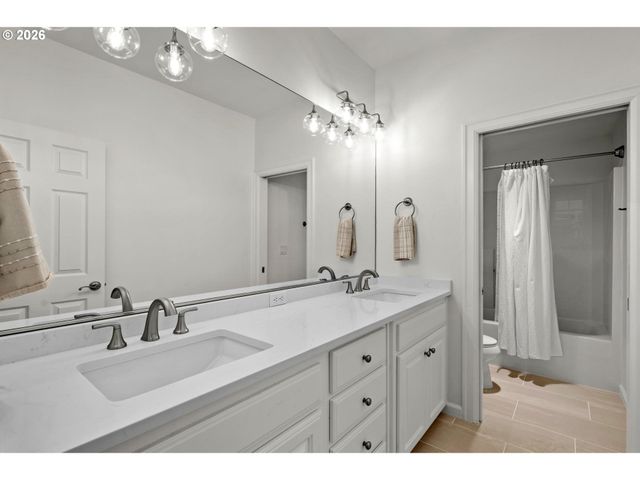 2097 Sw NANCY Dr, Gresham, OR 97080