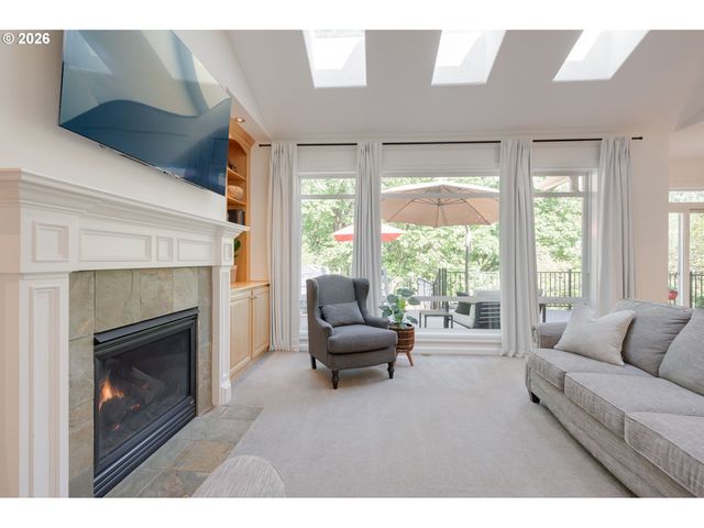 2097 Sw NANCY Dr, Gresham, OR 97080