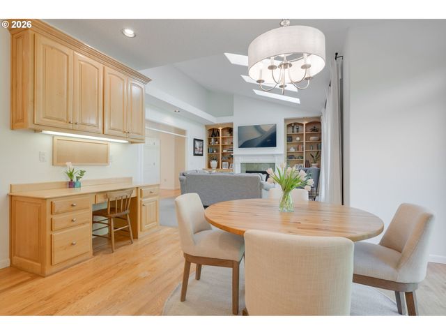 2097 Sw NANCY Dr, Gresham, OR 97080