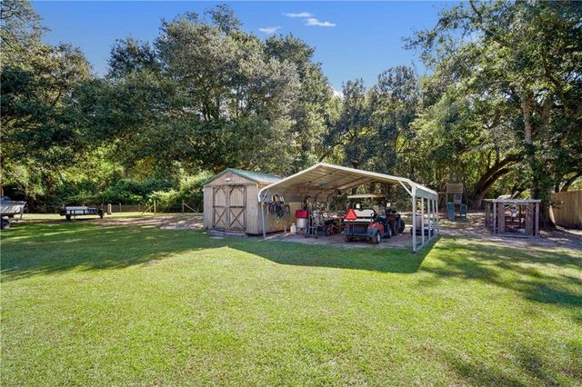 9469 Oak Farms S Drive, Irvington, AL 36544