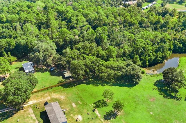 9469 Oak Farms S Drive, Irvington, AL 36544