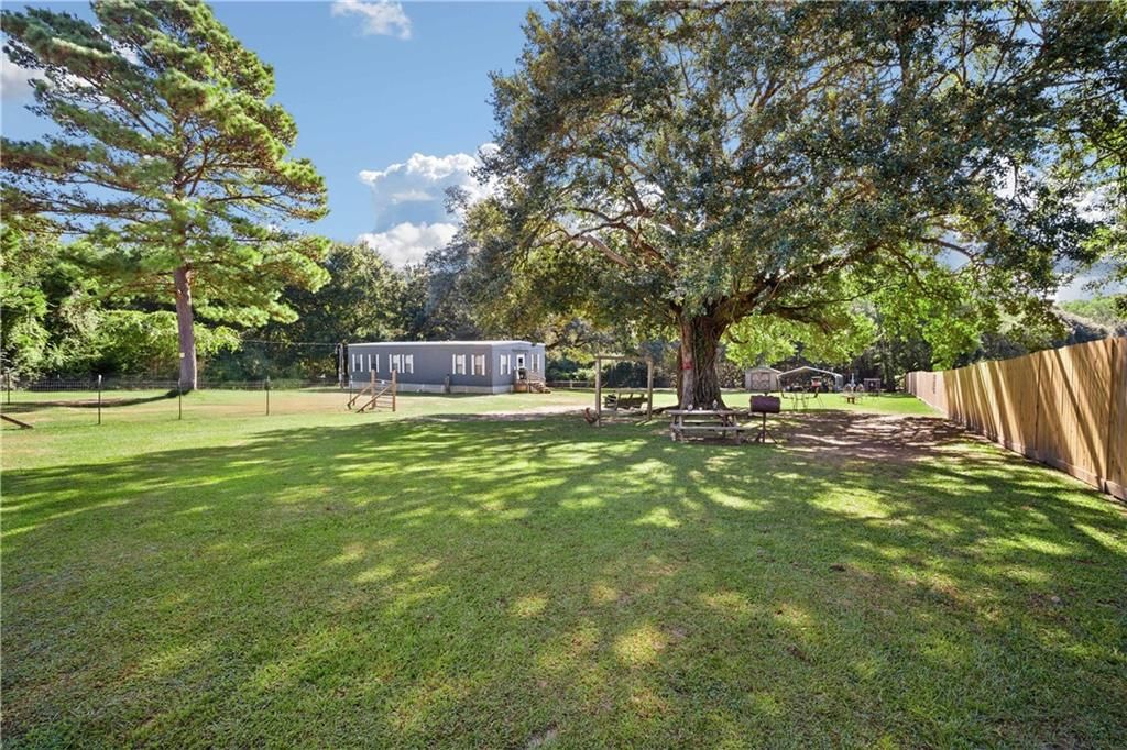 9469 Oak Farms S Drive, Irvington, AL 36544