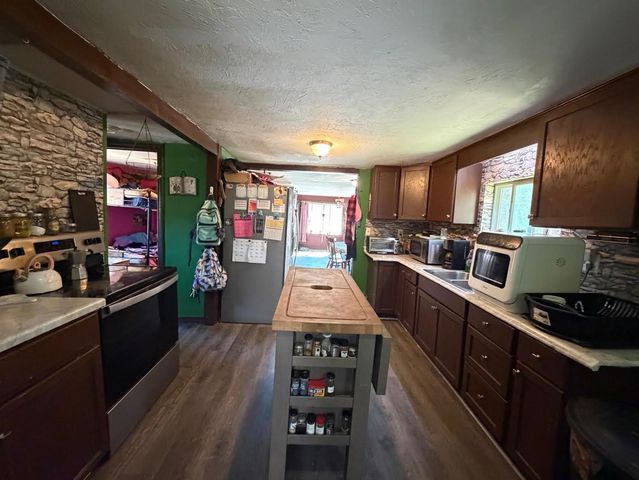 136 River Street, Jaffrey, NH 03452