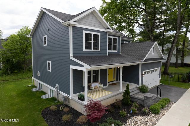 35 Chloes Way, Saratoga Springs, NY 12866
