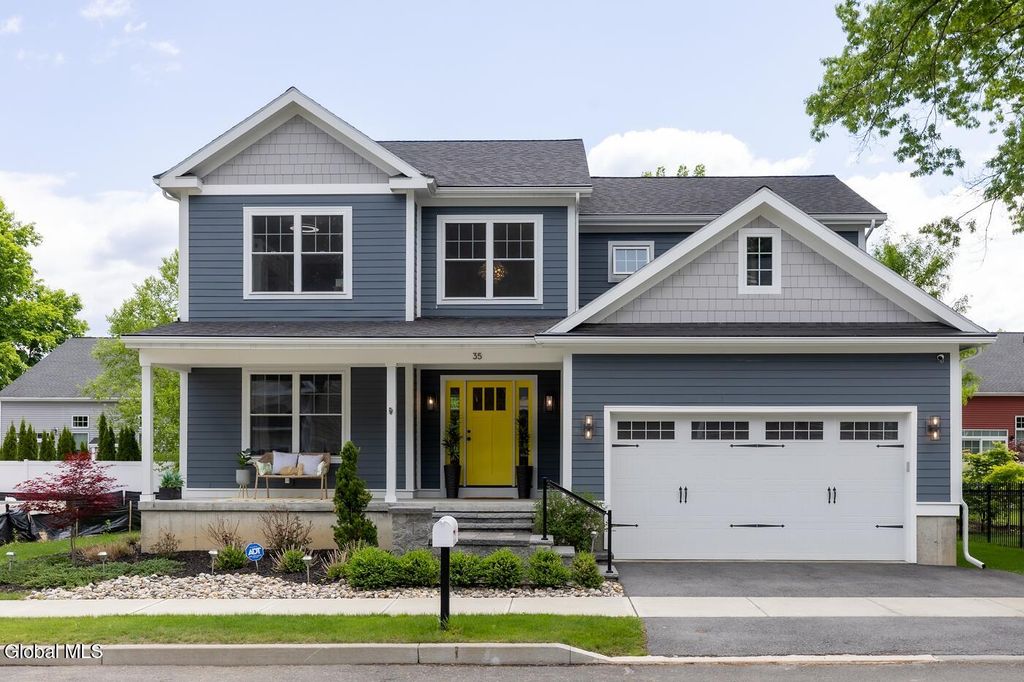 35 Chloes Way, Saratoga Springs, NY 12866