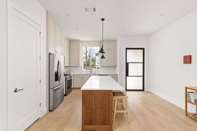 2910 E 4th, Austin, TX 78702