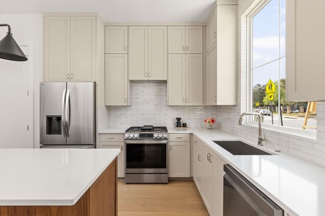 2910 E 4th, Austin, TX 78702