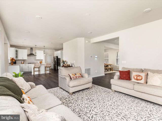 308 LEHIGH DR, Winchester, VA 22602