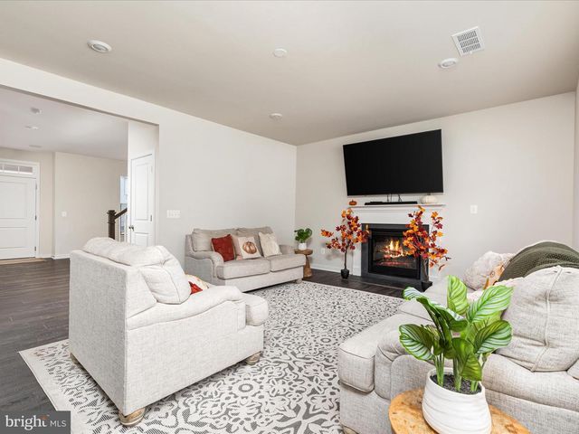 308 LEHIGH DR, Winchester, VA 22602