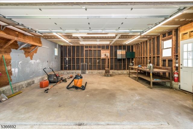518 Eagle Rock Avenue, Roseland Boro, NJ 07068