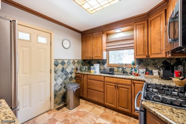 518 Eagle Rock Avenue, Roseland Boro, NJ 07068