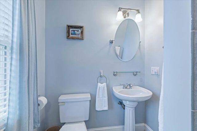 9 Chilton Ave, Kingston, MA 02364